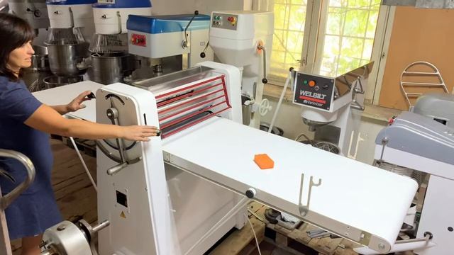 Принцип работы тестораскаточной машины МНРТ 130/600 смотреть онлайн