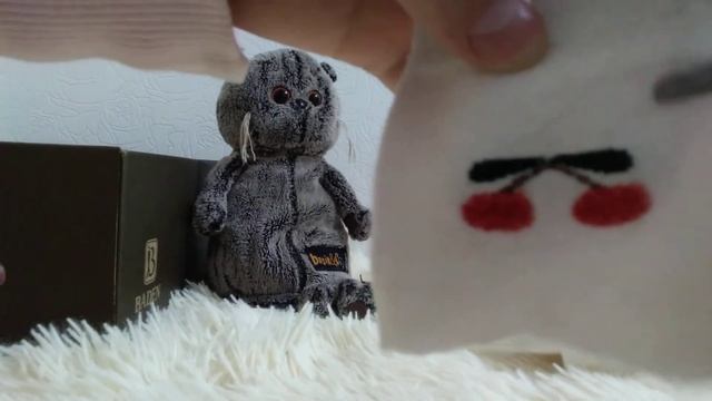 Делаем майку из дырявого носка (без шитья) :) смотреть онлайн