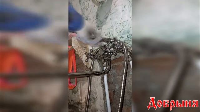 Замена труб водопровода и канализации от мастеров компании "Добрыня" смотреть онлайн