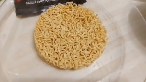 лапша BiG BoN - куриная лапша с пряным соусом, говядина с соусом томатным с базиликом