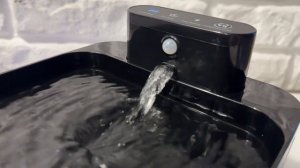 Автоматическая поилка для кошек на аккумуляторе.