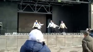 Хореографический номер под песню «Потому, что мы пилоты»