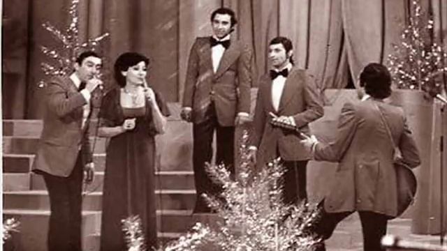 ВИА Орэра Над окошком месяц смотреть онлайн