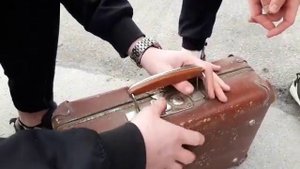 Как открыть советский чемодан - загадка для нынешней молодежи