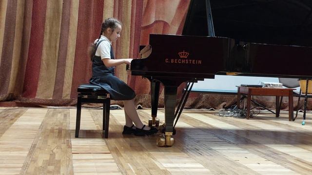 Игорь Николаев. "Двойная радуга" из цикла "Пятнадцать мелодий для фортепиано" смотреть онлайн