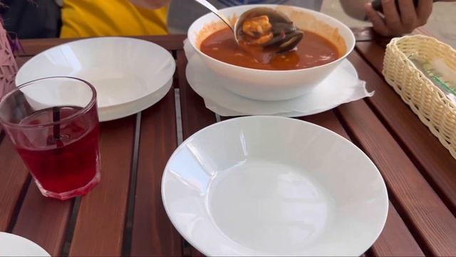 СОЧИ, ЖИЗНЬ В КУРОРТНОМ ГОРОДКЕ. КИТАЙСКИЙ РЕСТОРАНЧИК И КАФЕ ВЕРАНДА. смотреть онлайн