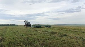 Косим жаткой траву на сено