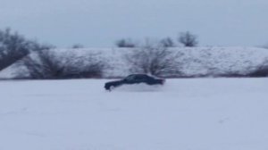 Зимний дрифт на жигулях по снегу местами по льду и асфальту))) на бмв е 34, ваз 2101, ваз 2106.