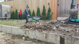 Продолжаем строительство небольшого пруда.