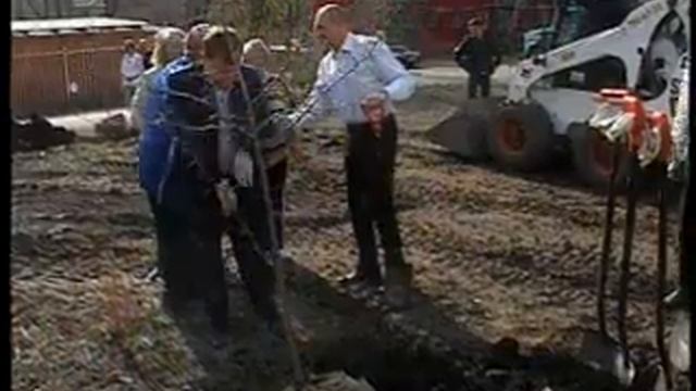Давыдов высадил деревья в Ленинском районе смотреть онлайн