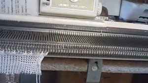 Видео-урок. Вяжем узор-вивинг (ткацкий) на вязальной машине  Juki  KE-2500