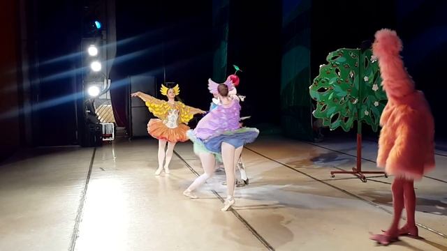 Любовь любовью...а обед по расписанию смотреть онлайн