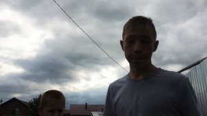 Реально застыл в ведре с бетоном ?