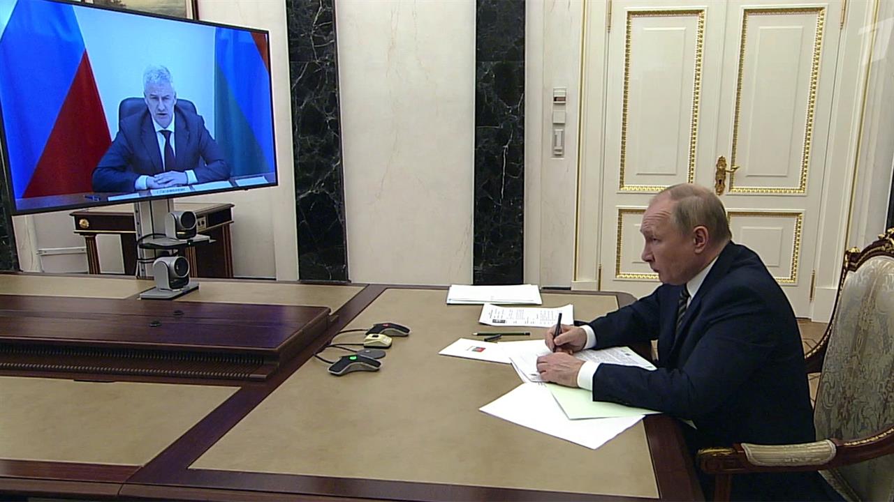 Президент обсудил социально-экономическое развитие с главой республики Артуром Парфенчиковым