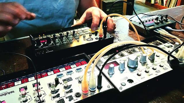 4 The Floor - korg nts 1, volca beats, volca modular, volca bass смотреть онлайн