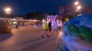 ⛲ Светомузыкальный фонтан у дворца спорта «Звездный» (Липецк, 2022)