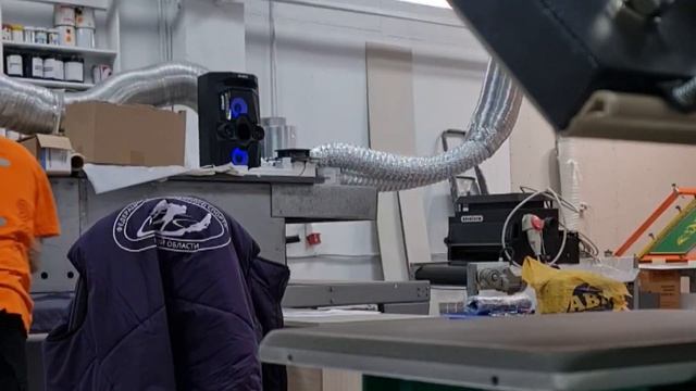 Термоперенос трансфера на рукав кофты