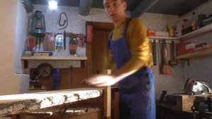 Кромлю доски для ульев ручной циркулярной пилой. Улья для любительской пасеки.