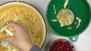 Капуста квашена з кизилом і медом