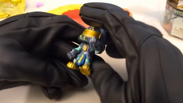 TREASURE X Aliens COVERED IN SLIME!! Ultimate Season 3 Unboxing Review смотреть онлайн