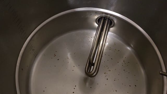 Дистиллят из пшеничной крупы от постановка браги и первый перегон на аппарате Luxstahl 8M смотреть онлайн