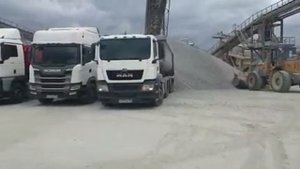 Грохоты для сортировки щебня. Фракция 20-40 мм. Погрузка.