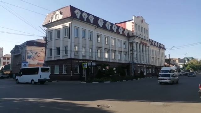 Энгельс улица Халтурина и Льва Кассиля.Красота летнего августа 2022. смотреть онлайн