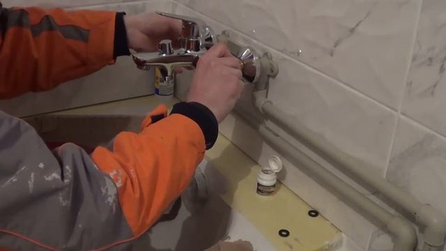 Установка змішувача на ванну смотреть онлайн