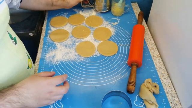 Урок как раскатать тесто на сочники с творогом смотреть онлайн