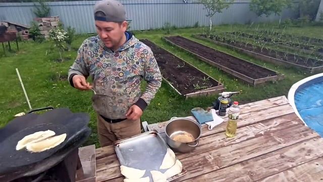 НЕ ГОТОВЬ ЧЕБУРЕКИ ПОКА НЕ ПОСМОТРИШЬ!!! Как приготовить чебуреки в садже на костре!!!