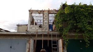 даёш второй этаж гаражу---лестница на крышу.