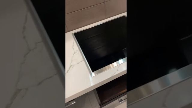 Столешница из кварца Калакатта Лаза