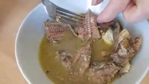 Рыбный салат из консервов