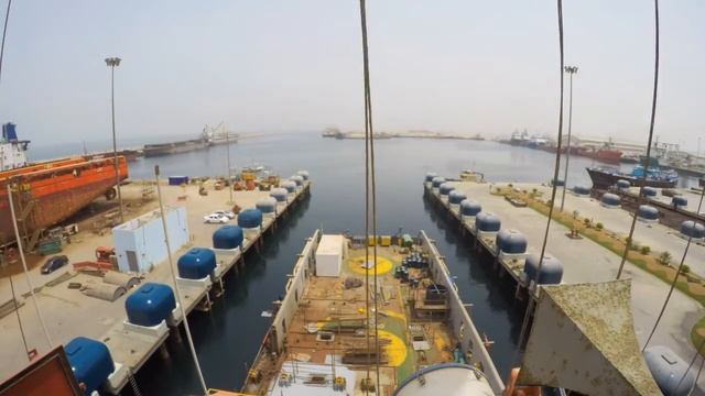 Спуск судна с дока на воду смотреть онлайн