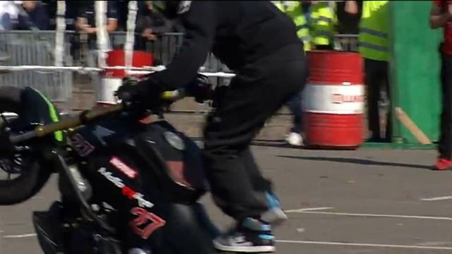 Выступление сотрудников УГИБДД Москвы на Спортивном празднике смотреть онлайн