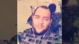 Парень с девушкой круто спели Горит косяк и у тебя глаза горят