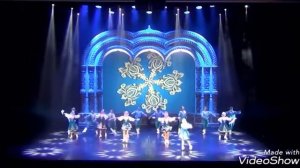 Вращение, народный танец, танец, блинчик по кругу