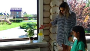 Кто Разбил горшок с Цветком? Наказали Амельку! Теперь она расследует преступление