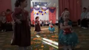 сценка 3 мамы!!!! на 8 марта (детский сад "Киндерли" г. Бишкек)