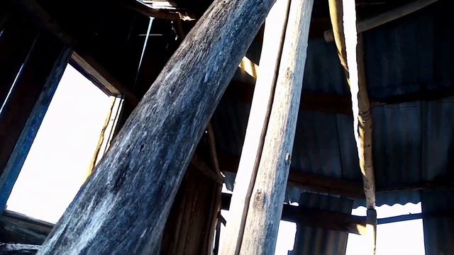 Дом, где когда-то одно время жил человек в наколках... смотреть онлайн