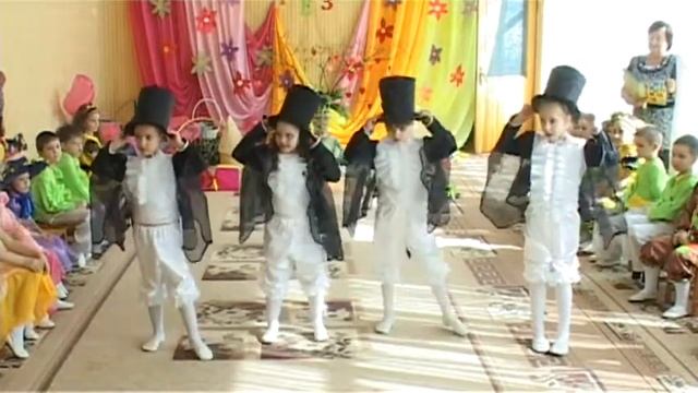 Канкан.Танец Ласточек в детском саду. Старшая группа. смотреть онлайн