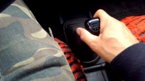 При включении задней, рычаг уп. в сиденье часть 2