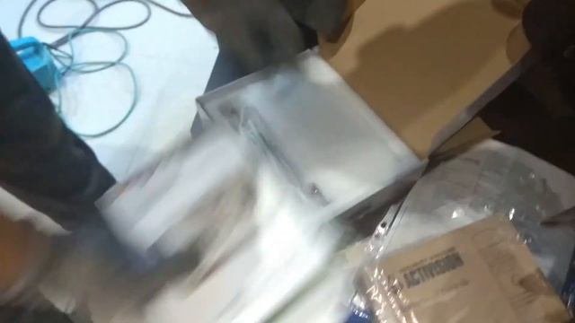 Монтаж видеодомофона, установка домофона в квартире.