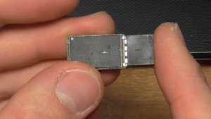 Как починить сломанную флешку. Пайка разъема