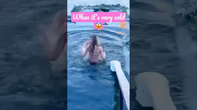 Крещение, Девушки окунаются на крещение, Baptism in the ice Water