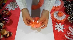 Как сделать гирлянду из гофрированной бумаги