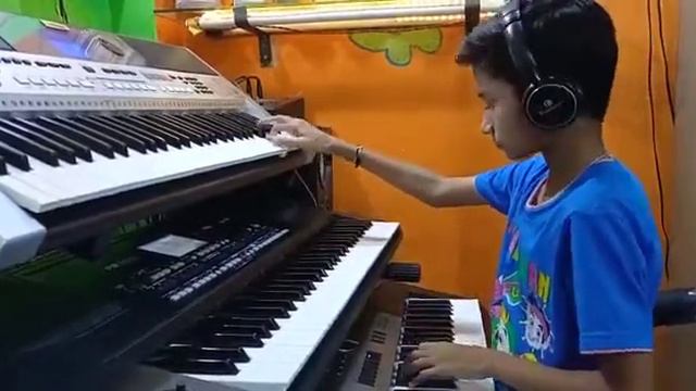 Zara Sa Jhoom Loon Main - Dilwale Dulhania Le Jayenge (1995) cover Instrumental by Aranya Mukherjee смотреть онлайн