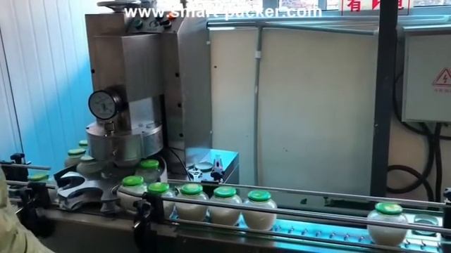 Высокоскоростной роторный тип Автоматическая стеклянная бутылка вакуумная линия укупорочная линия