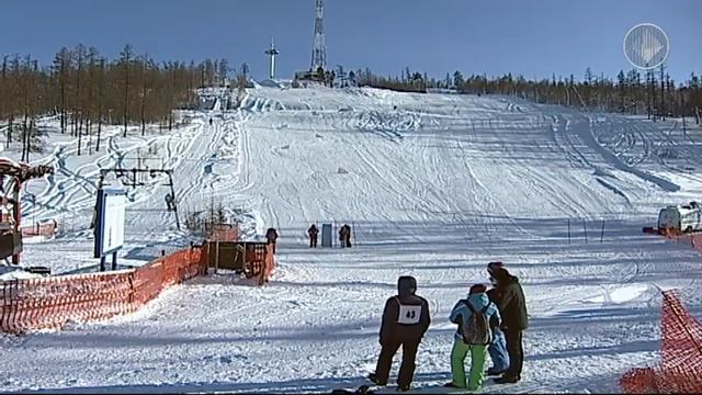Соревнования по горным лыжам и сноуборду в Мирном смотреть онлайн