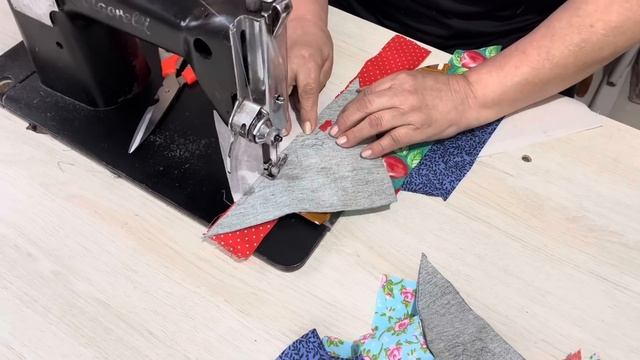 TAPETE DE RETALHOS MUITO FÁCIL DE COSTURAR смотреть онлайн